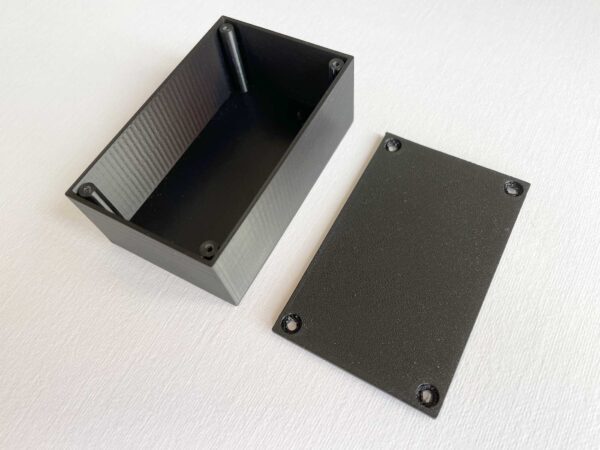 Gehäuse offen mit Deckel 80x50x30