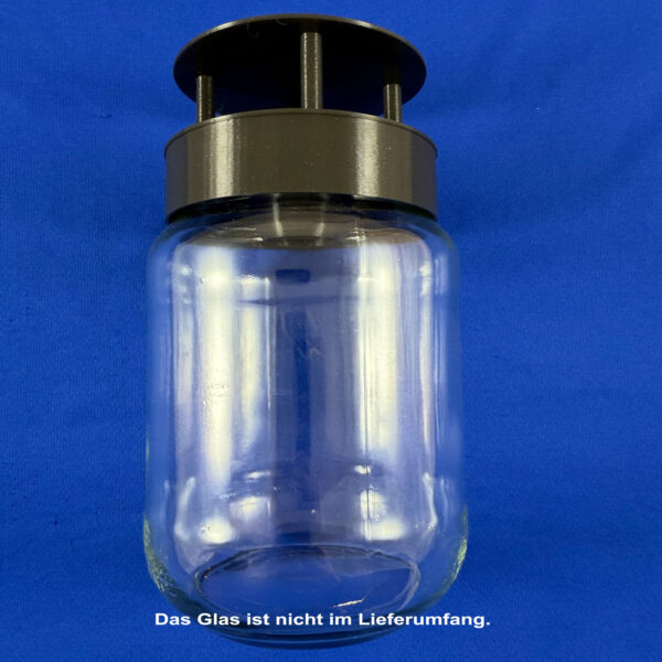 Wespenfalle mit Glas blauer Hintergrund