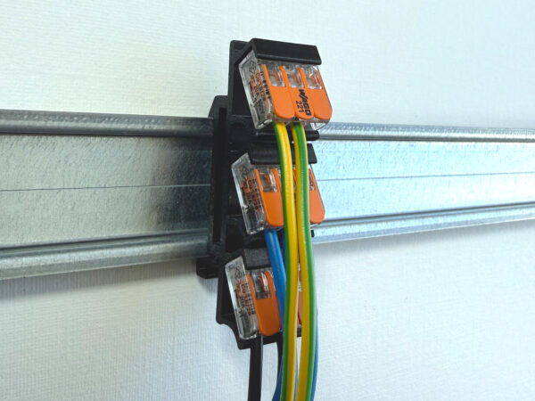 DIN Rail / Hutschienenadapter mit 3x Wago Verbindungsklemmen 221-413 (2er Pack) – Bild 4